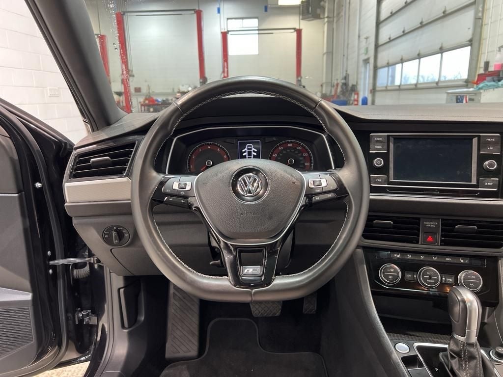 2019 Volkswagen Jetta R-LINE